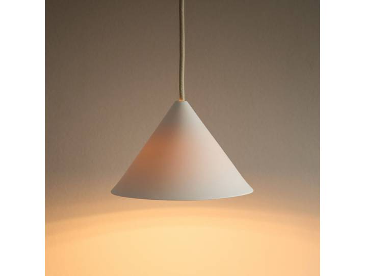 Ceramic Cone Hängelampe, weiß, Ø19 cm, Porzellan, G9 - Moebe - Wohnzimmer - Design - Keramik - Einflammig