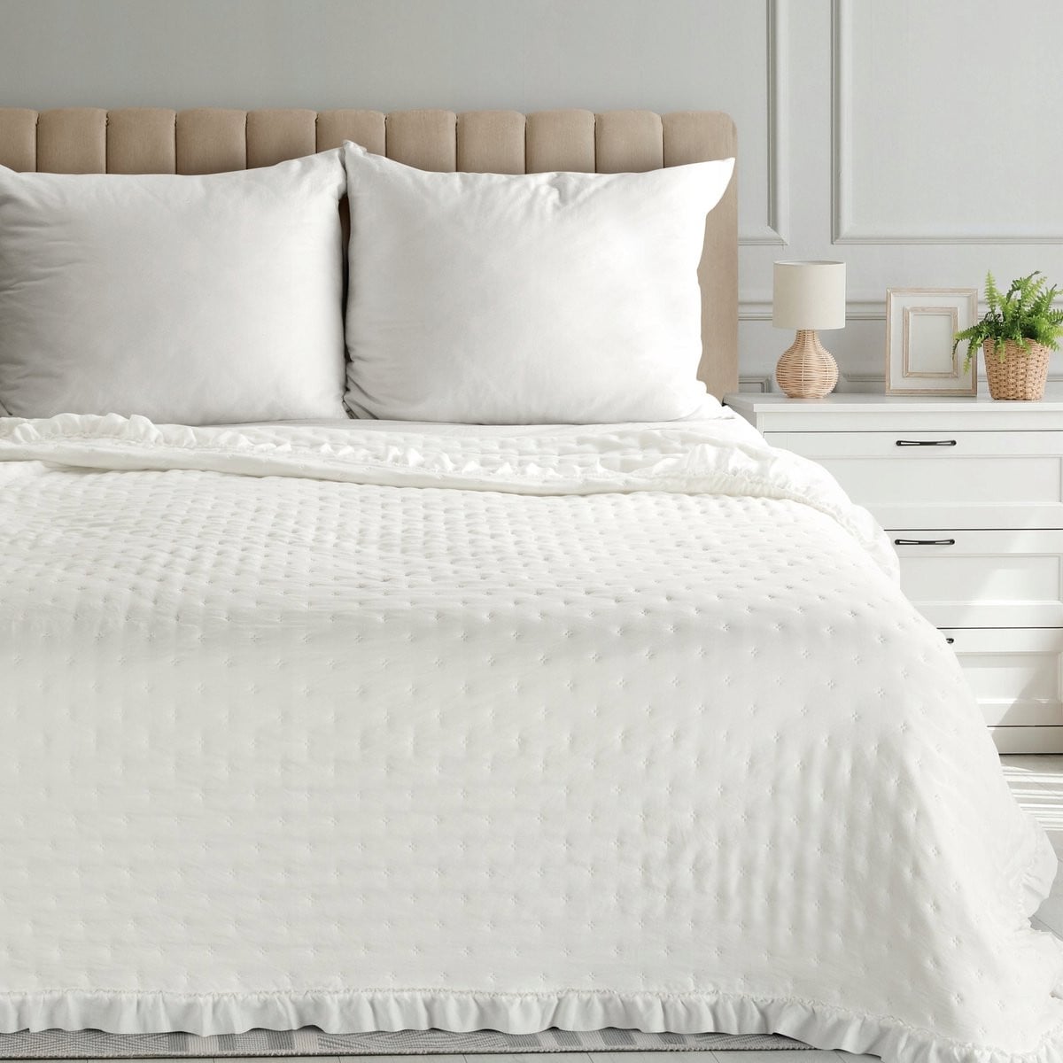 Eurofirany Pittige sprei met ruche, 220 x 240 cm