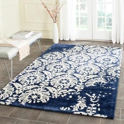 SAFAVIEH Handmade Bella Patience Modern Floral Wool Rug