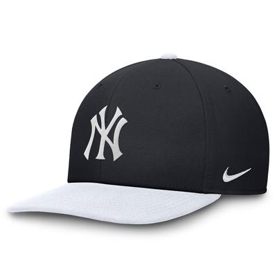 Baseball Cap NIKE "Nike Cap New York Yankees Nike Square Bill", Jungen, Gr. S/M, mehrfarbig, Kunstfaser, Caps