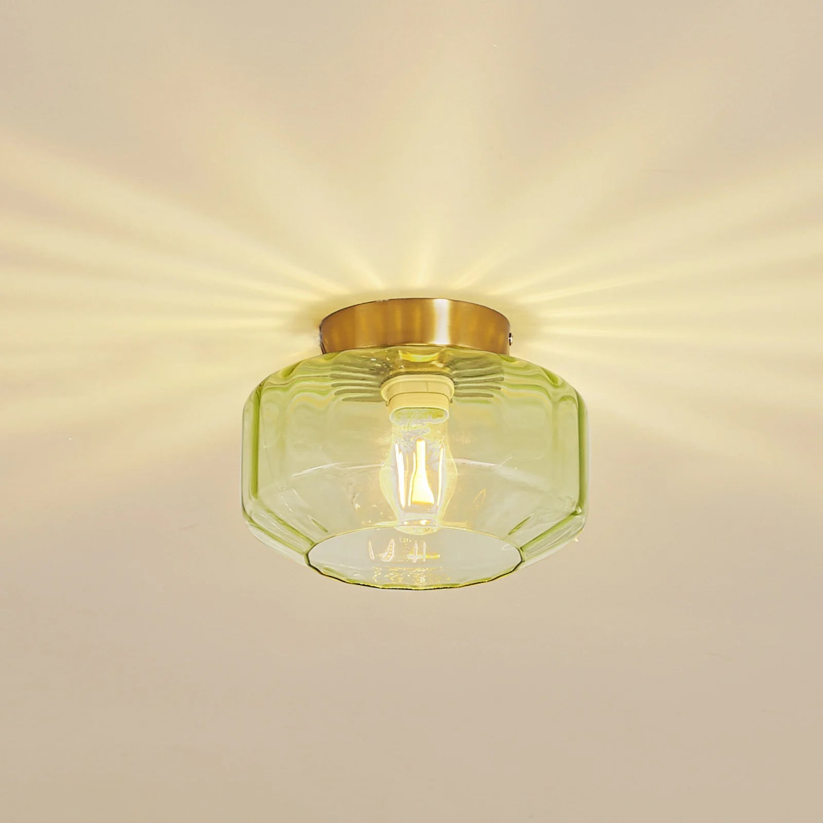 Lindby Hildur Plafondlamp - Groen Glas en Goud/Messing - Modern en Dimbaar - Ø 22 cm