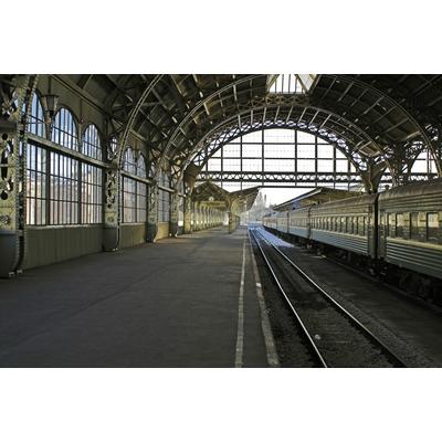 Fototapete PAPERMOON "Leerer Bahnhof", bunt, B:2,5m L:1,86m, Vlies, Tapeten