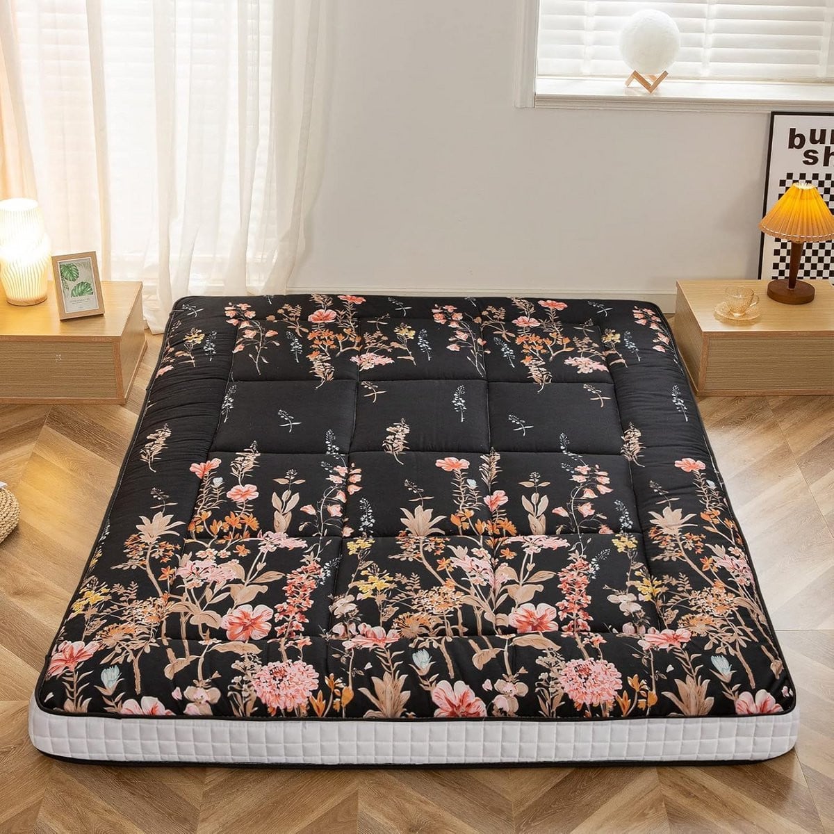 Tweepersoons Futon matras - Japanse vloermatras - Zwart met bloemen
