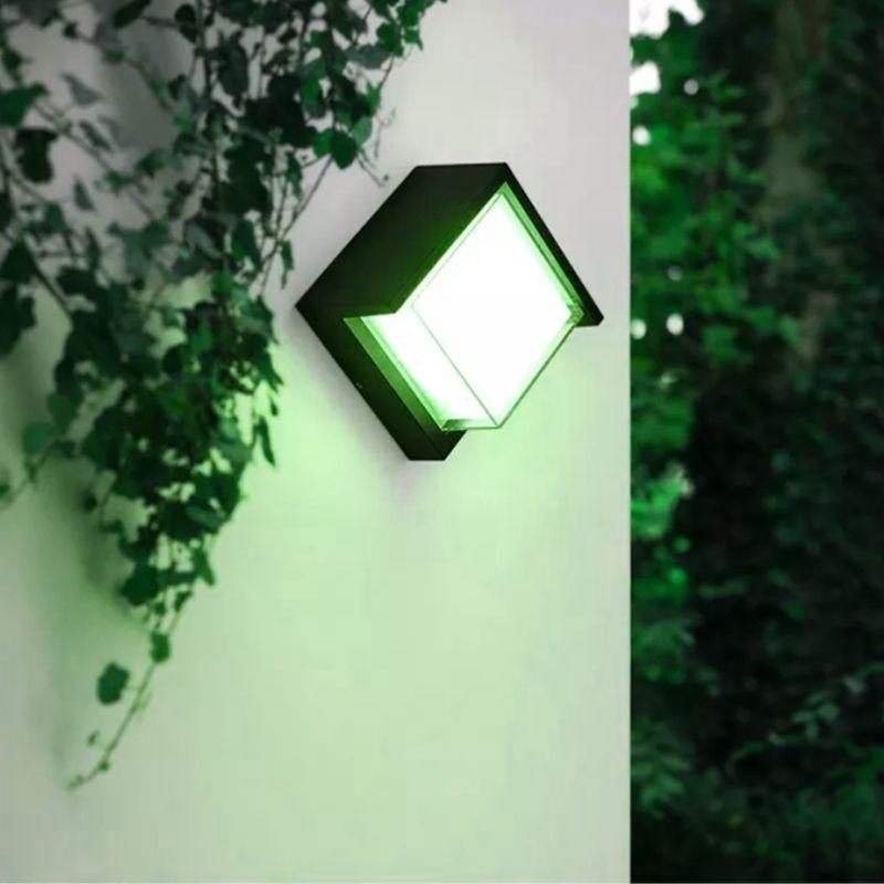 Silumen Applique LED Connectée WiFi RGBW 12W IP54 Carrée avec Cache