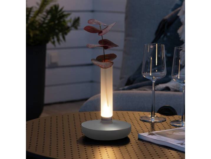 Konstsmide LED-Tischleuchte Biarritz, IP54, Akku, CCT, weiß dimmbar, weiß / opal, Aluminium, Modern