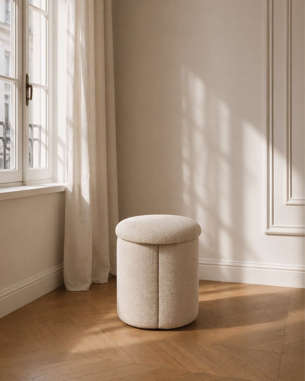 Koketto Home Puff tapizado en beige
