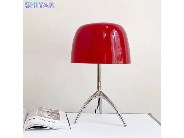 Lampe de bureau trépied nordique 2026, lampe de table LED italienne, base en cuivre chromé, pour chambre à coucher, salon, décoration intérieure, luminaire design