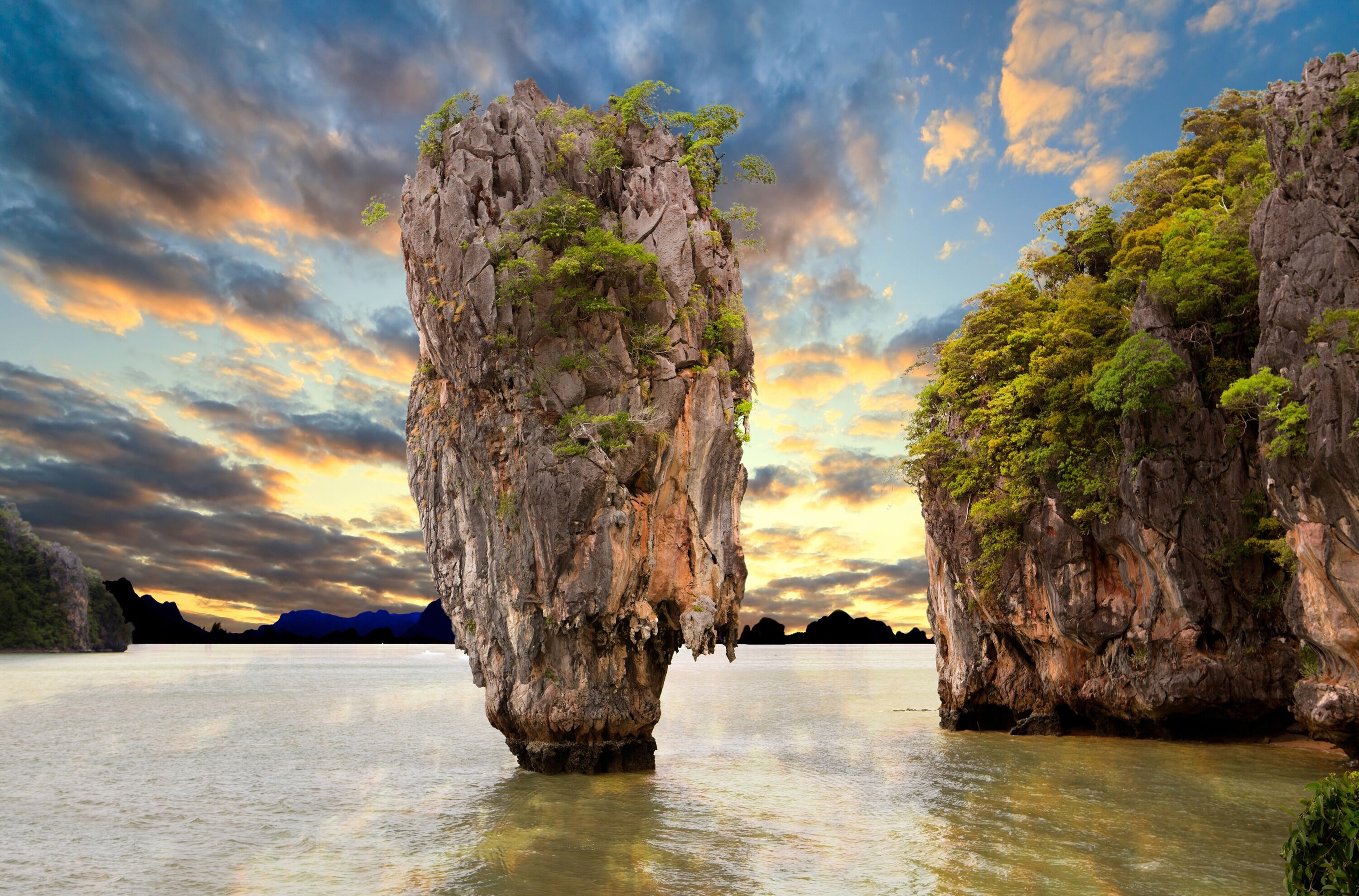 Fototapete PAPERMOON "INSEL-PHANG NGA THAILAND JAMES BOND KLIPPE GEBIRGE MEER", bunt, B:3,5m L:2,6m, Vlies, Tapeten, Fototapete bunt B/L: 3,5m x 2,6m, Bahnen: 7 Stk.