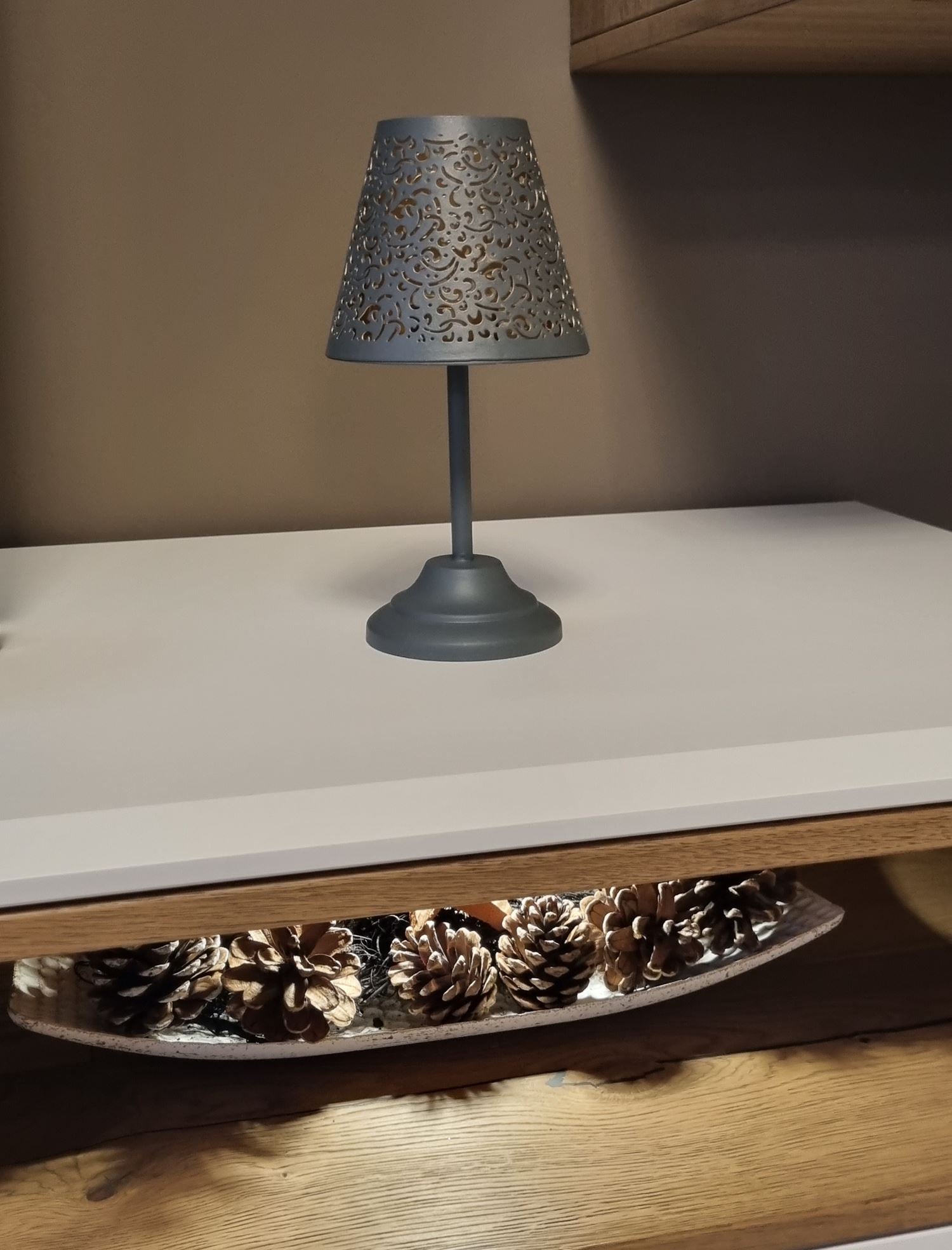 Teelichthalter AMBIENTE HAUS "Teeliicht-Lampe in Grau - (H) 24 cm", grau, B:12cm H:24cm T:12cm Ø:12cm, Eisen, Kerzenhalter, Teelichthalter grau B/H/T: 12cm x 24cm x 12cm