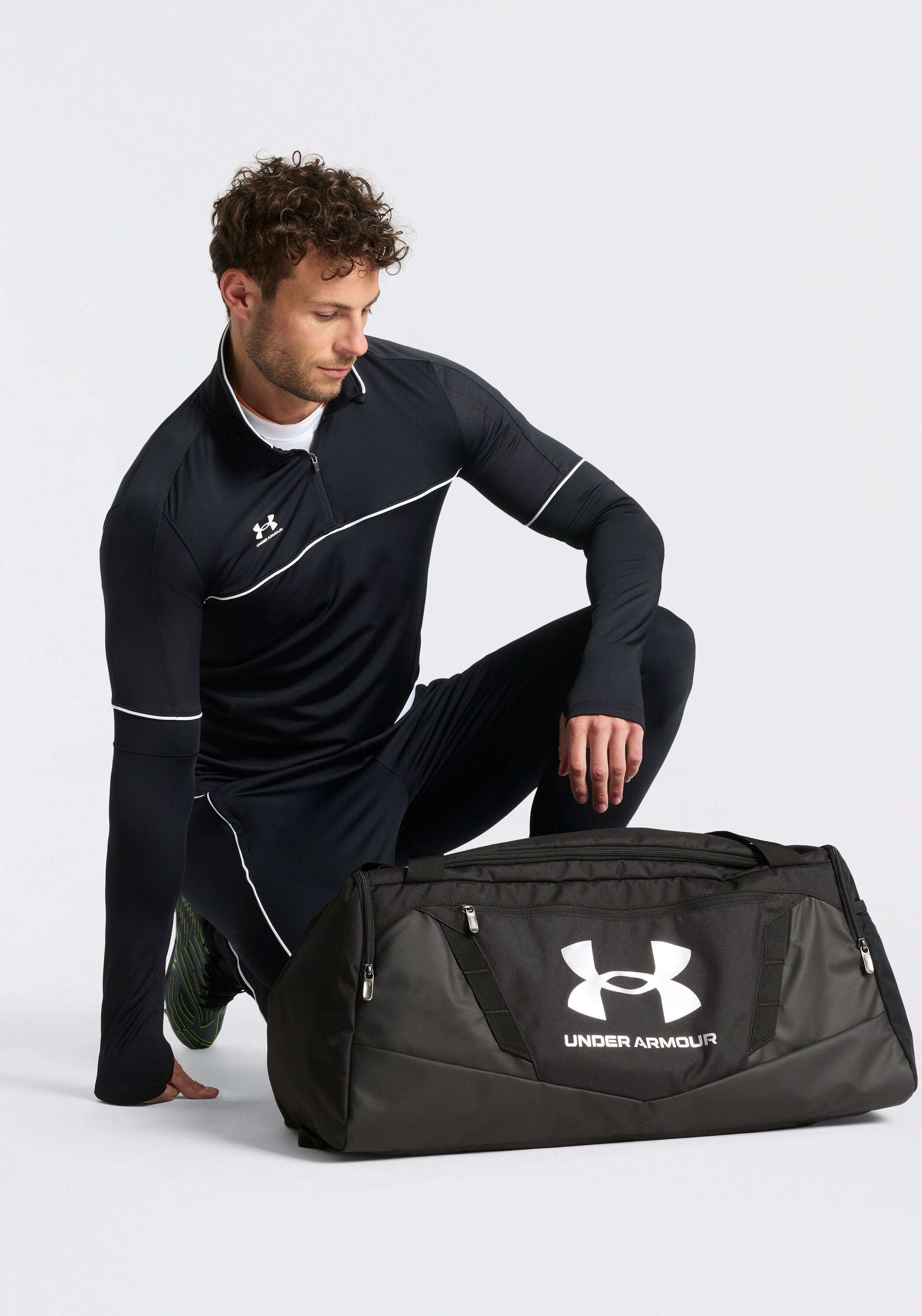 Trainingsshirt UNDER ARMOUR "UA M CHALLENGER TRAIN SS", Herren, Gr. L, weiß,, midnight navy, Obermaterial: 100% Polyester, Shirts Trainingsshirt, für Fussball und Training, sportlich, mit Mesh-Einsätzen weiß,, midnight navy L