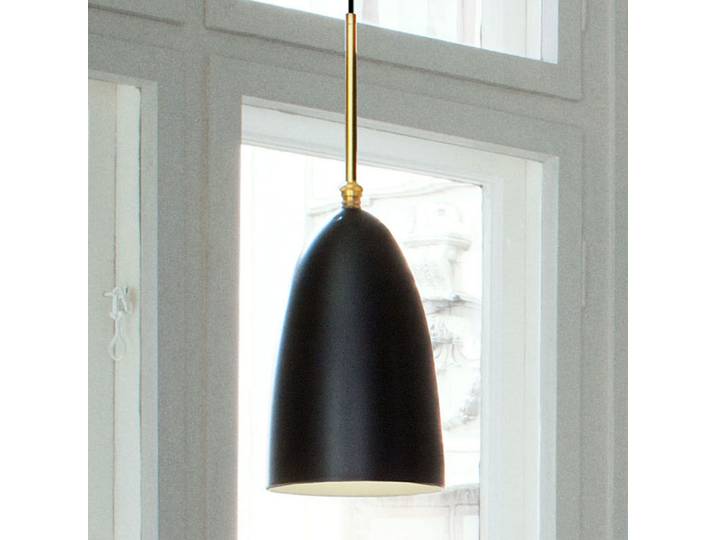 Gräshoppa Pendelleuchte Jet-Black - GUBI - Wohnzimmer - Design - Metall - Einflammig