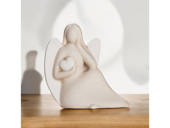 Engelfigur GILDE Engel Gabi mit Herz , beige (creme, weiß), B:26cm H:27cm T:12,5cm, Keramik, Dekofiguren, Engelfigur, Europäische Handarbeit aus Keramik, Engel Weihnachten