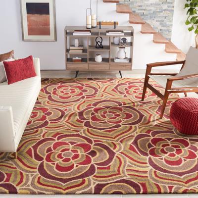 SAFAVIEH Handmade Blossom Beige Wool Rug