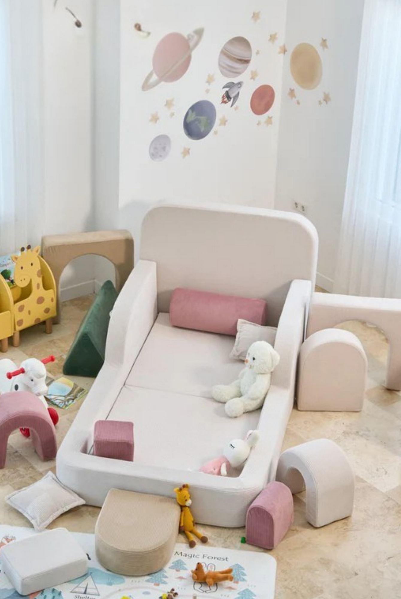 Hanah Home, Hochwertiges Kinderbett, Creme, 90x90x210 cm, 100% Rippplüsch, sicher & bequem