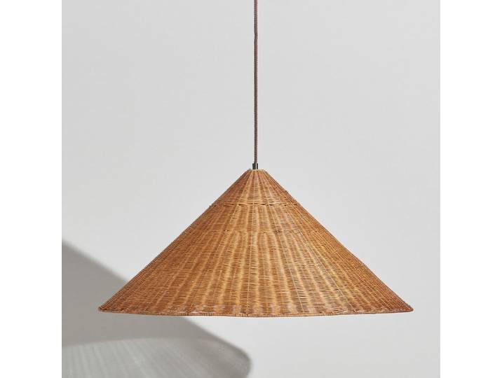 Konische Pendelleuchte aus Rattan
