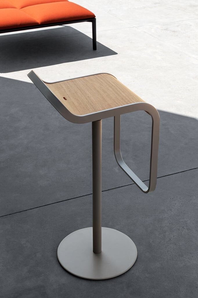 Lapalma Lem Outdoor Barhocker (weiß lackiert, Polyurethan schwarz) weiß lackiert   Polyurethan schwarz