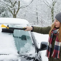 Winter Must-Have: 2-in-1 Eiskratzer & Schneebürste 84 cm - Praktischer ausziehbarer Schneebesen & robuster Scheibenkratzer für Ihr Auto