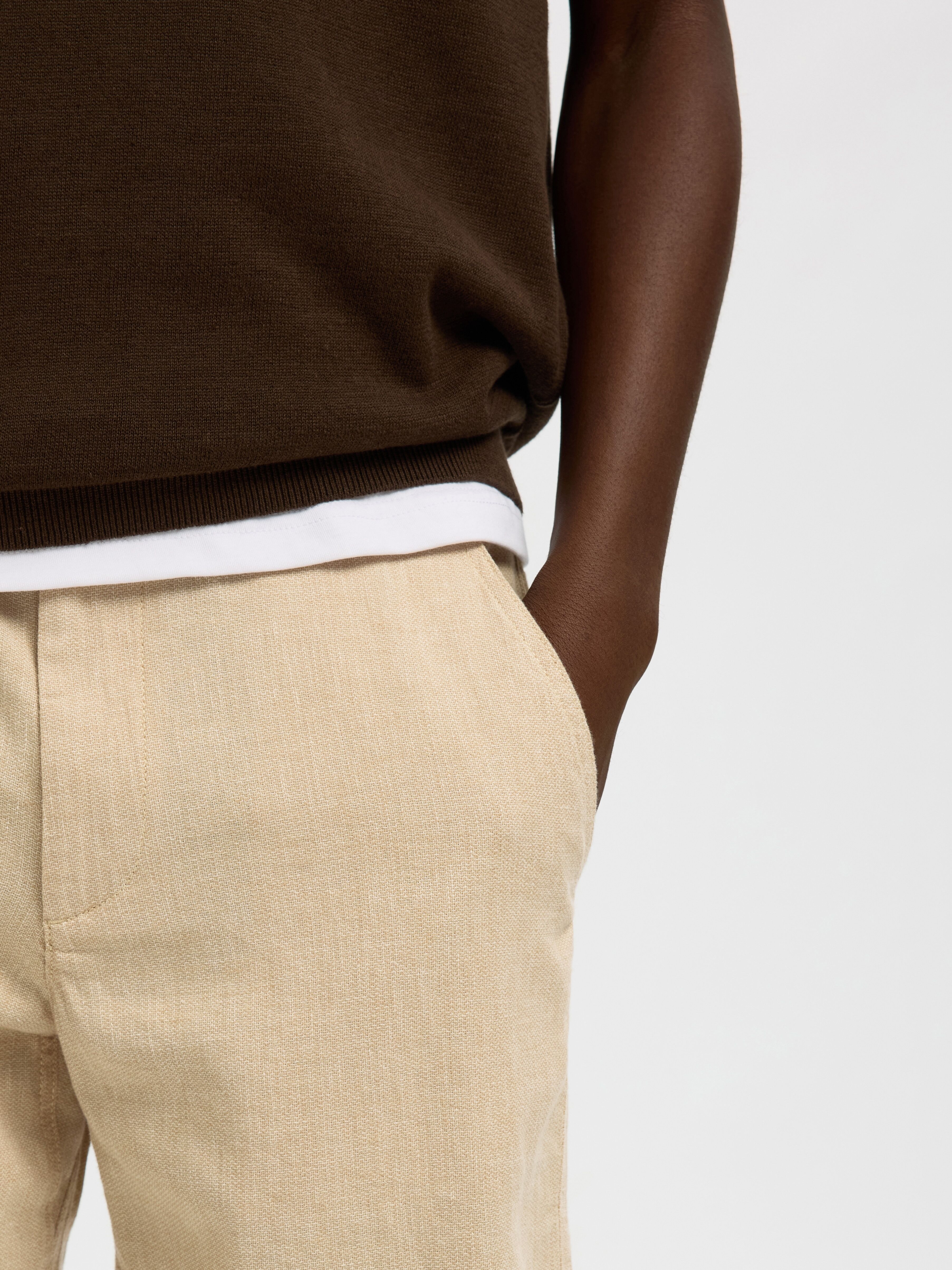 Chinoshorts SELECTED "SLHREGULAR-BRODY SUN SHORTS NOOS", Herren, Gr. S, N-Gr, beige (incense), Web, Obermaterial: 54% Baumwolle, 45% Leinen, 1% Elasthan, unifarben, regular fit ca. Mitte Oberschenkel, Hosen Chinoshorts, Baumwollmischung, regular fit incen