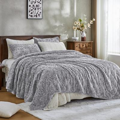 Wonderful Luxury Milky Velvet Quilt Set