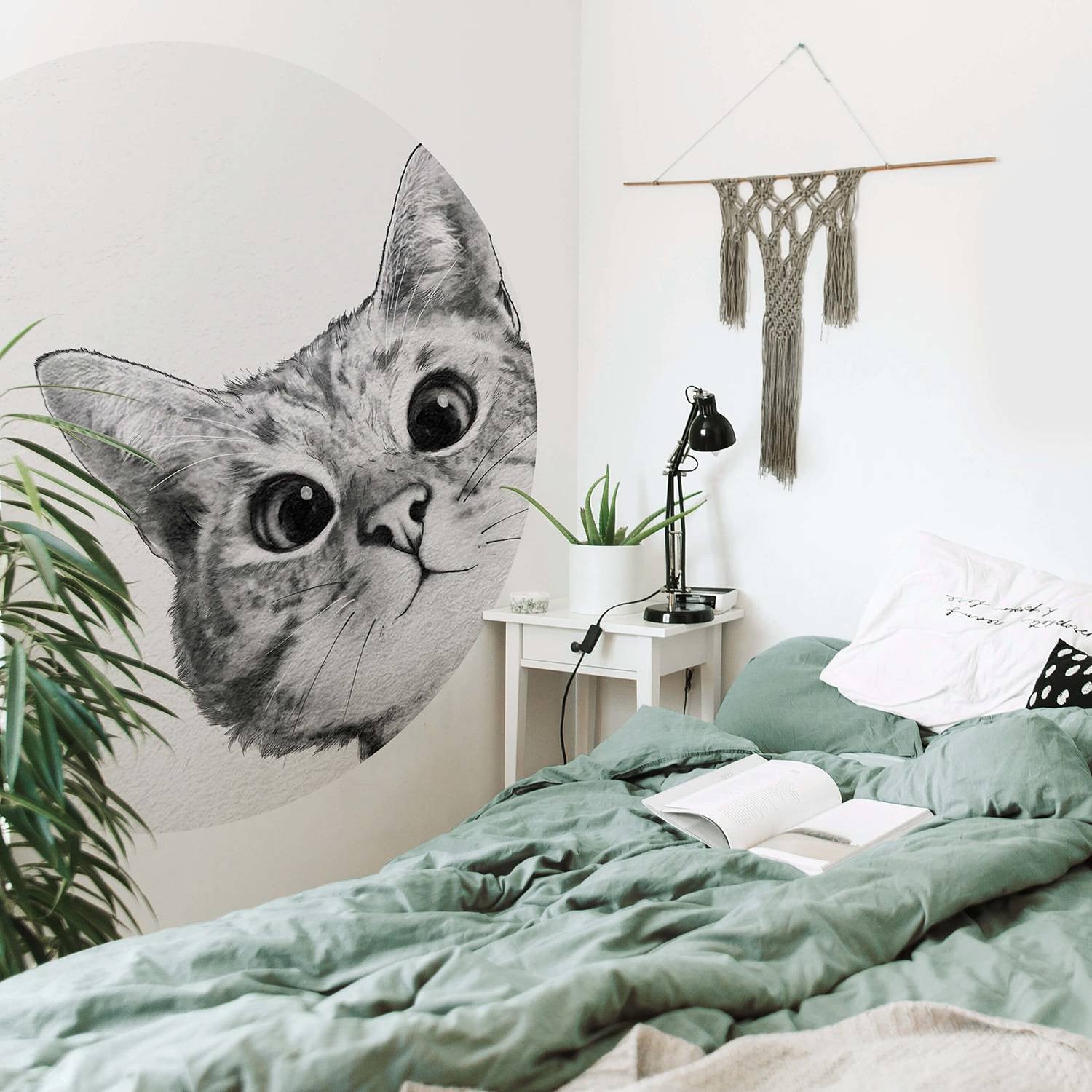 home24 Fotobehang Sneaky Cat met dierenprint in grijs