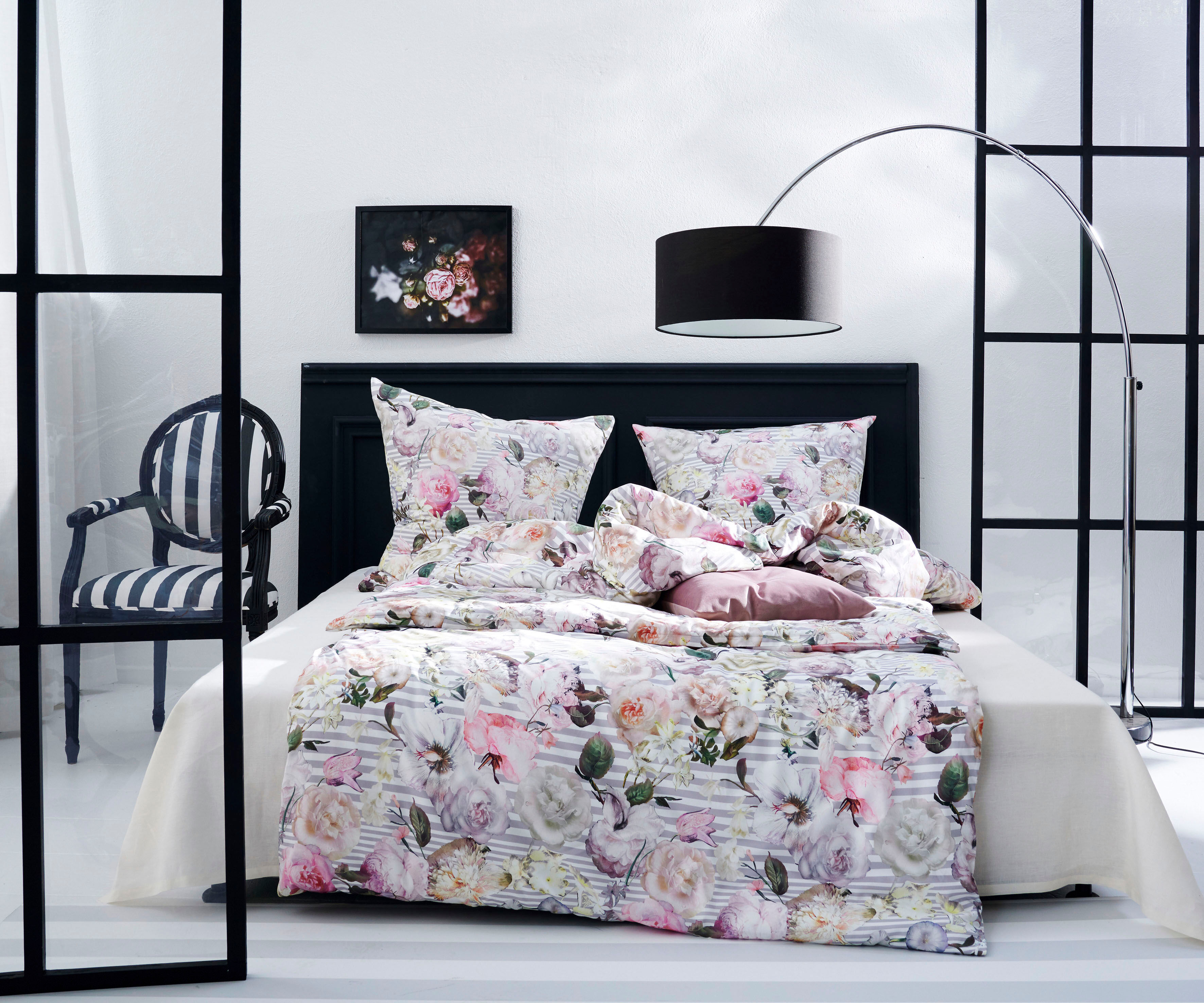 Bettwäsche APELT "Cosima", rosa (weiß, grau, rose), B/L: 135cm x 200cm, 1 Stk., 1 Stk., Satin, B/L: 80cm x 80cm, 2 Stk., Satin, Obermaterial: 100% Baumwolle, Bettwäsche, Bettwäsche, Blumige Rosenträume und Boudoir-feeling weiß, grau, rose B/L: 135cm x 200