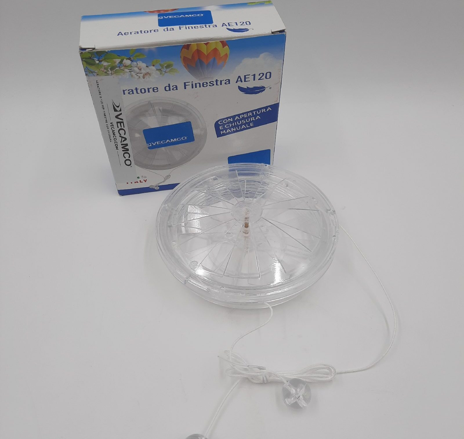Plikc raamventilator met krachtige ventilatie en sluitmechanisme