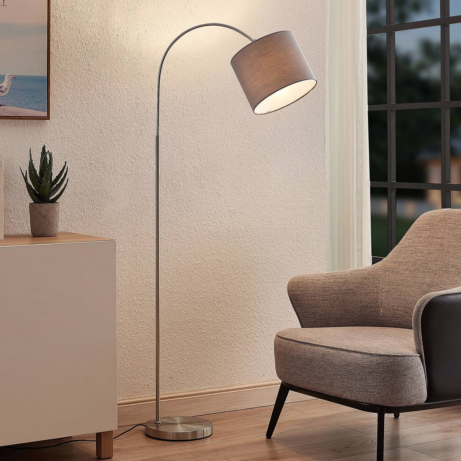 Lindby Booglamp Keriba - Modern Metaal en Textiel - Grijs/Zilver - Hoogte: 152 cm, Breedte: 25 cm
