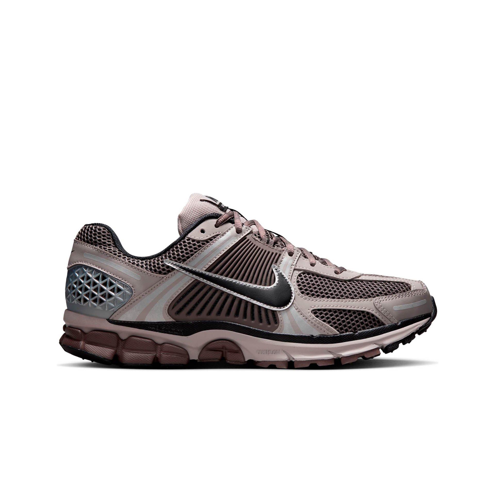NIKE ZOOM VOMERO 5