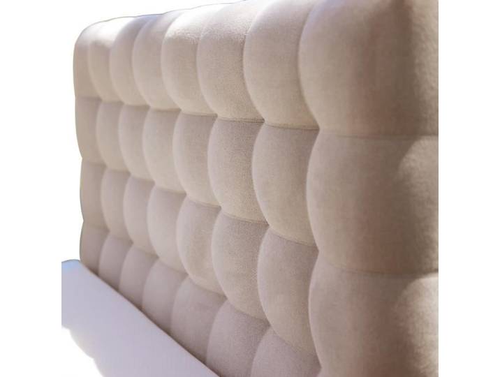 Tête de lit VERSAILLES 160x122 beige Gamme Prestige Hôtel capitonnée est composée d'un tissus de qualité supérieure.