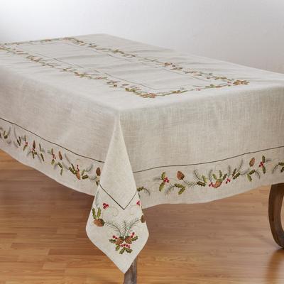 Saro Lifestyle Christmas Tablecloth With Beautiful Pinecone And Holly Print