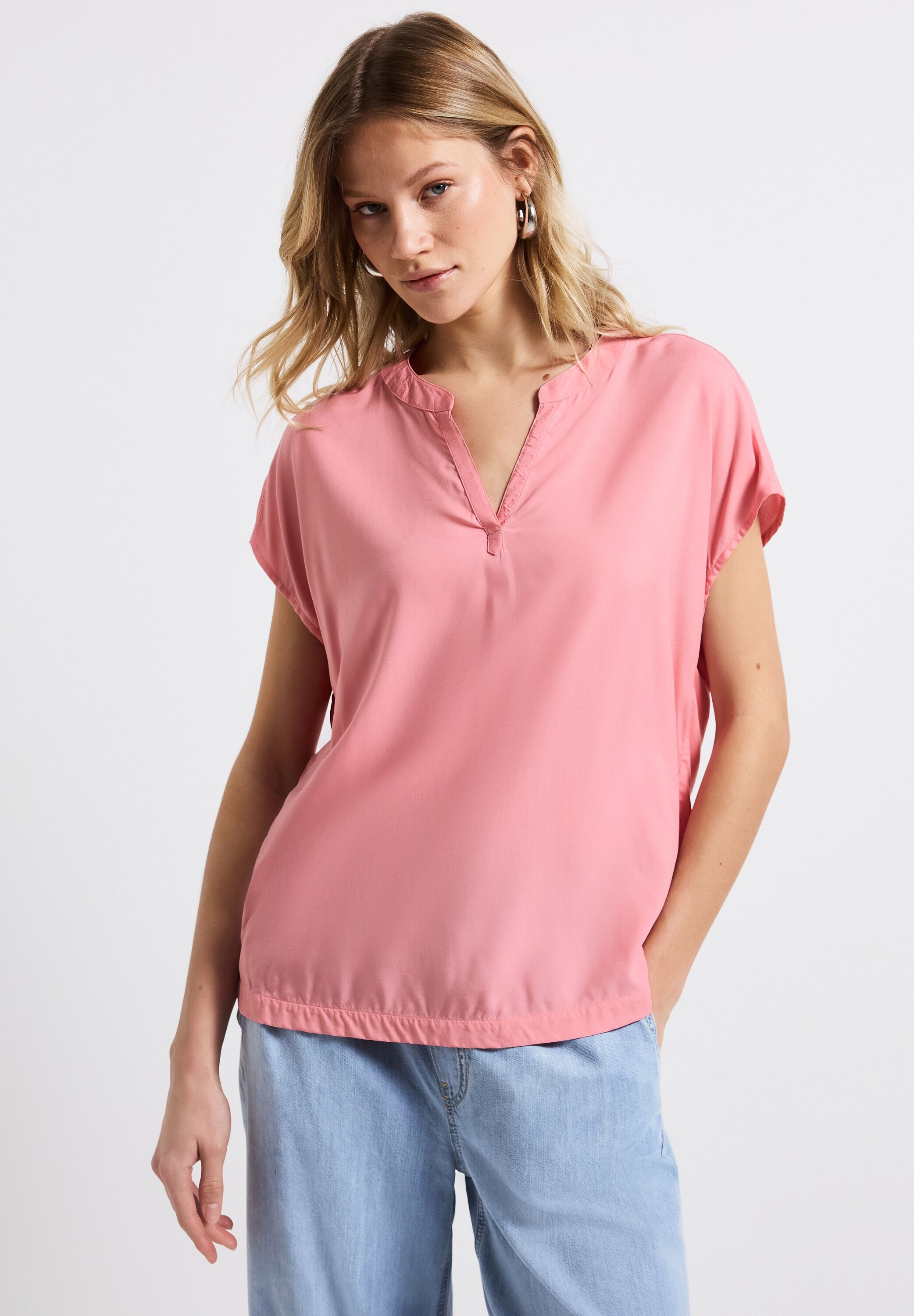 Kurzarmbluse STREET ONE, Damen, Gr. 34, rosa (blush peach), Web, Obermaterial: 100% Viskose, unifarben, lässig geschnitten hüftbedeckend, Rundhals, Blusen Kurzarmbluse, Split Neck blush peach 34