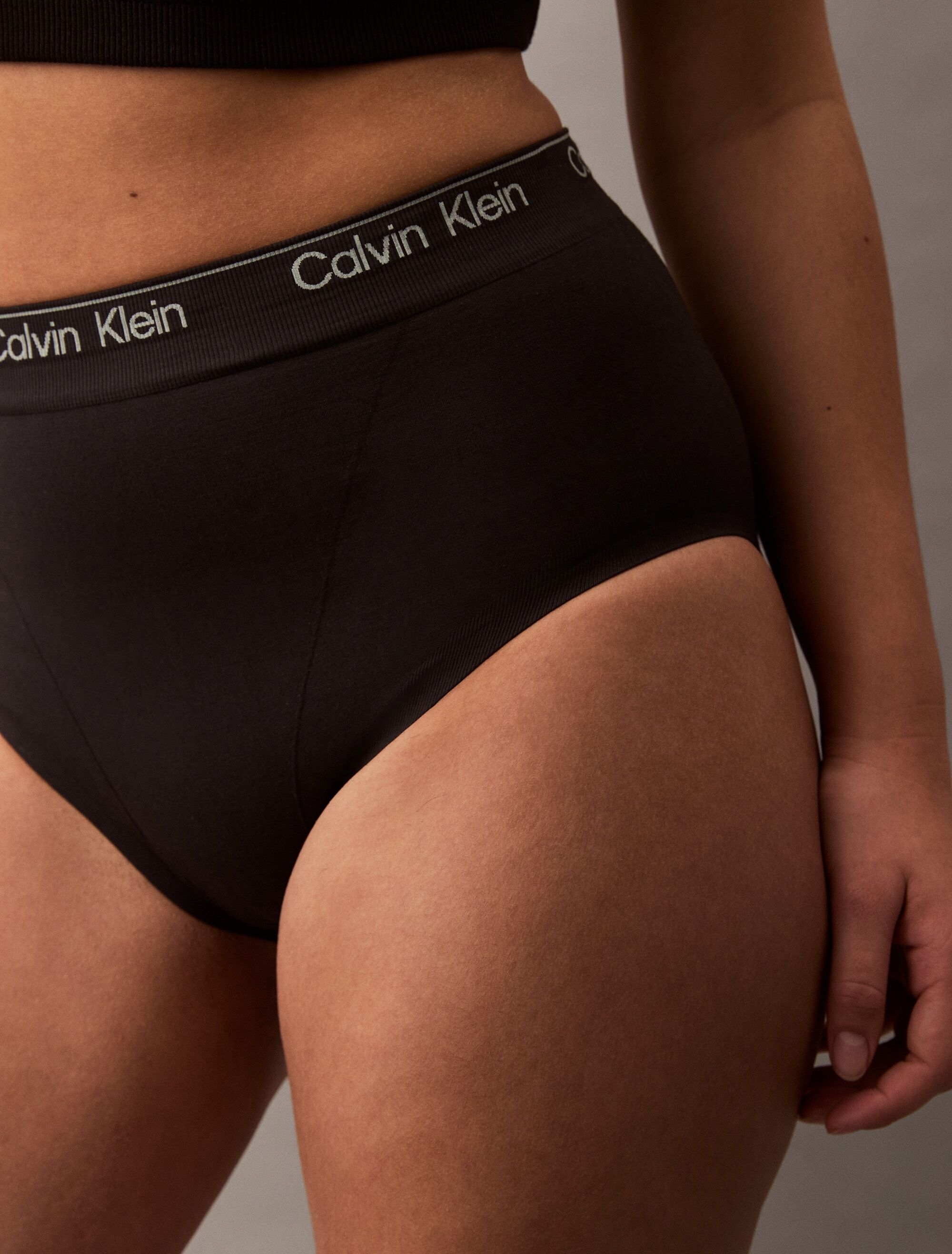 Slip "COTTON SEAMLESS BRIEF", Damen, Gr. M (38), schwarz, Obermaterial: 100% Baumwolle, CALVIN KLEIN UNDERWEAR, unifarben, körpernah, Unterhosen Slip, im nahtlosen Look, shapewear schwarz M (38)