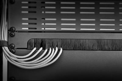 Renkforce RF-3429142 19-inch netwerkschrank met borstelstrip, 1 HE, zwart