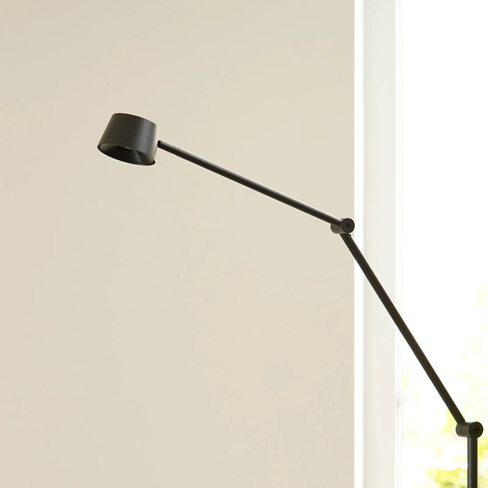 Antidark Direction F2 LED vloerlamp - Zwart - Metaal - Hoogte: 130 cm