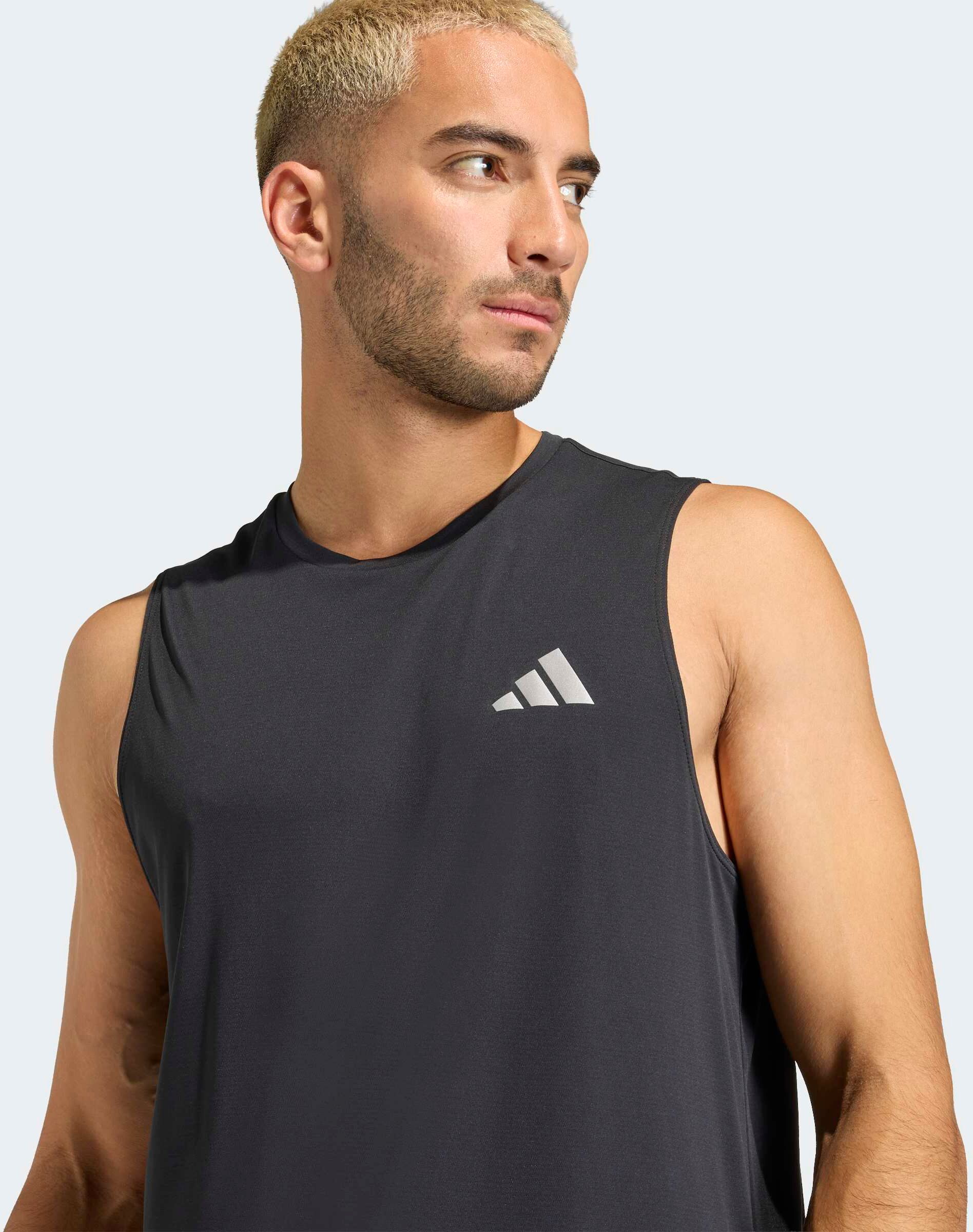 Adidas Performance "RUN ESS TANK M" mit CLIMACOOL Technologie, aus Interlock-Material, regulär geschnitten