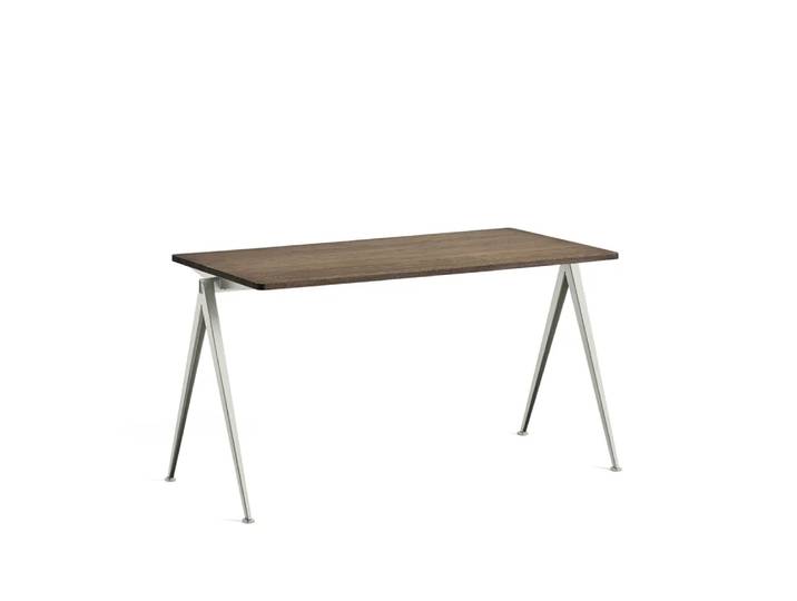HAY Pyramid 01 Schreibtisch Oak smoked, 140x65 cm, beige Stahlgestell