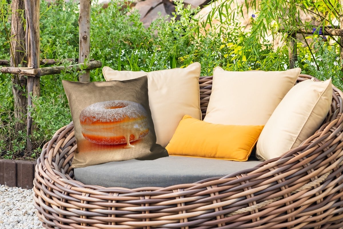 Tuinkussen Donut Romig met Poedersuiker Beige 40 x 40 cm Weerbestendig