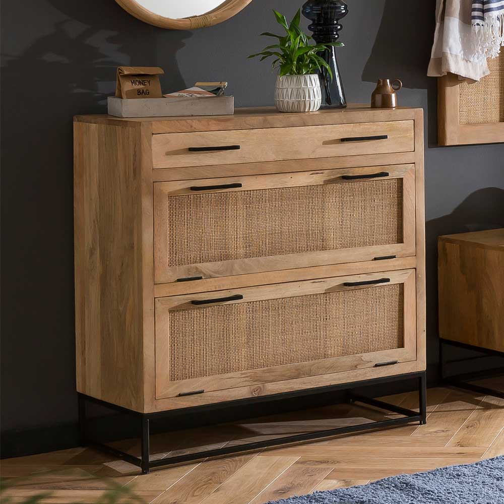 Pharao24.de Schuhklappenschrank mit Schublade Rattan und Massivholz Mangobaum