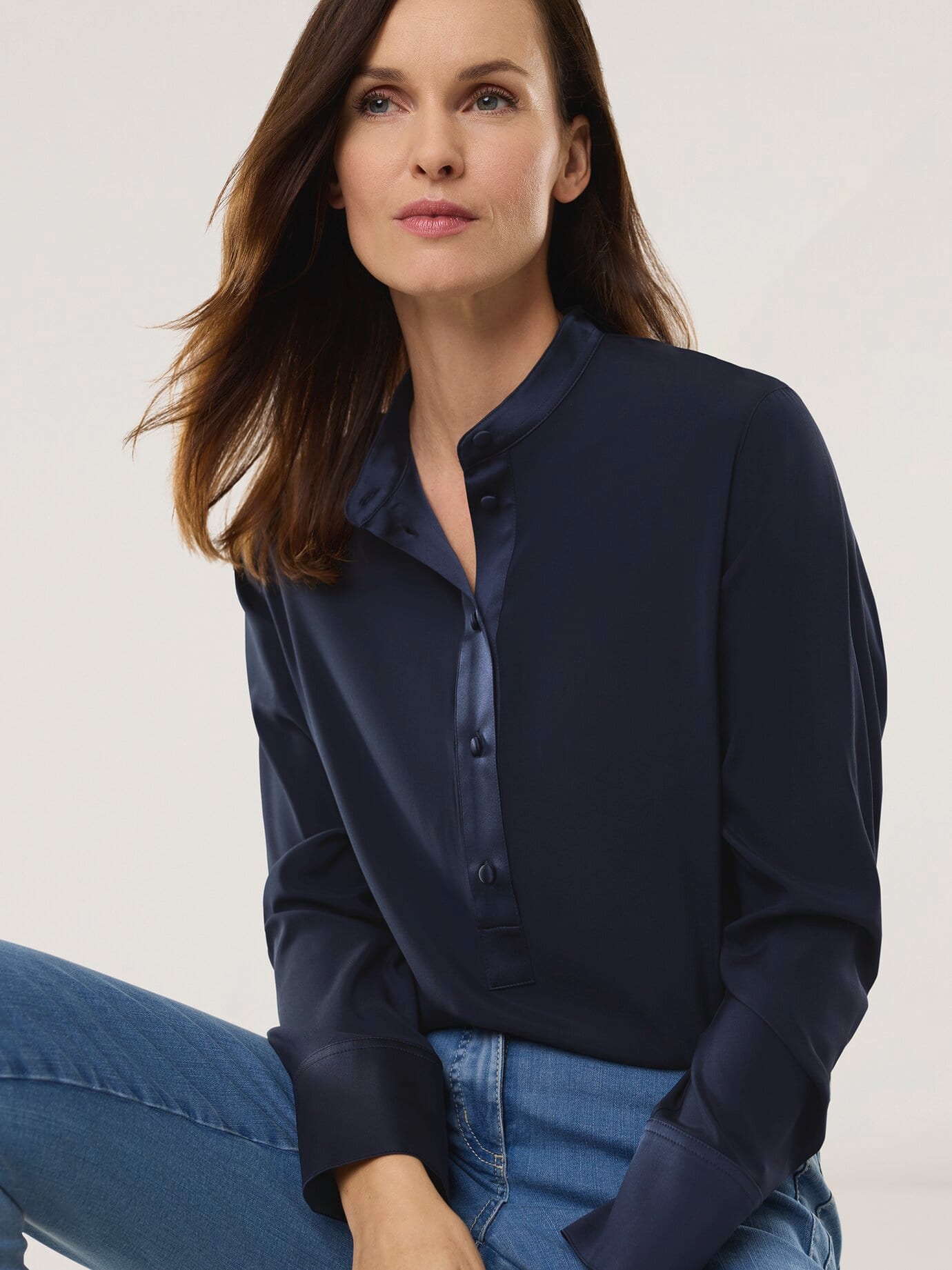 Walbusch Polo Bluse aus Seide, #noch offen: Größenlauf, Farbe Blau, 44, edle Seide bequem, da elastisch Damen