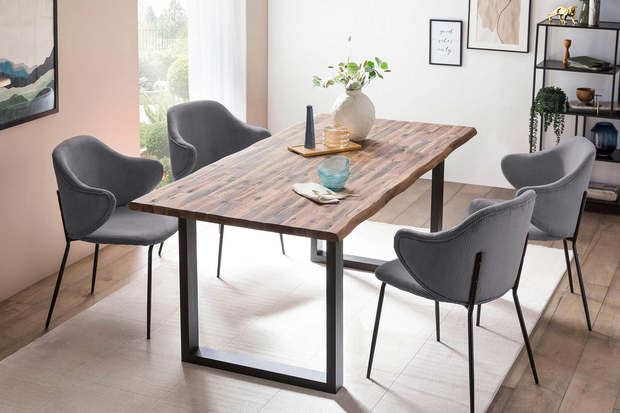 Esstisch SALESFEVER "Design Esstisch für stilvolles Ambiente", beige (natur, schwarz, schwarz, natur), B:160cm H:75cm T:90cm, Akazie, Metall, Tische, Esstisch, Doppelt lackierte Tischplatte für Langlebigkeit natur, schwarz, schwarz, natur B/H/T: 160cm x 7