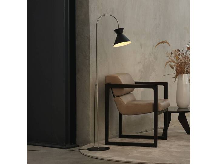 OSRAM Stehlampe Decor Waist, schwarz, für Wohn- / Esszimmer, Metall, Modern, Stehlampe