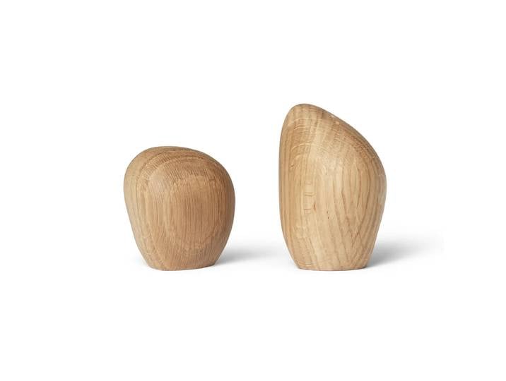 Ferm Living - Cairn Salz- und Pfefferstreuer, Eiche lackiert (2er-Set)