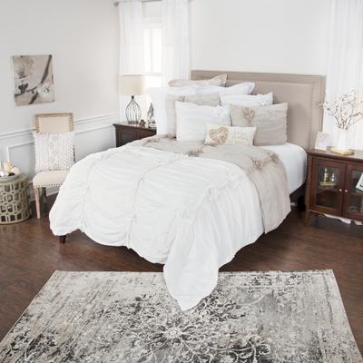 Rizzy Home Alyana White Textured Floral Quilt in White