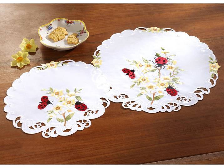 Tisch- und Raumdekoration mit niedlichen Marienkäfern, Creme, Größe 301 (2 Deckchen rund, ø 40 cm)