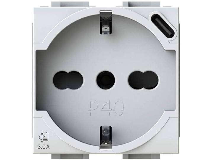4box P40 Prise Schuko Usb 3.0 Avec Usb-c Compatible Avec Bticino Livinglight Blanc