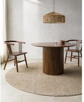 Livabliss Gill Traditional Solid Area Rug