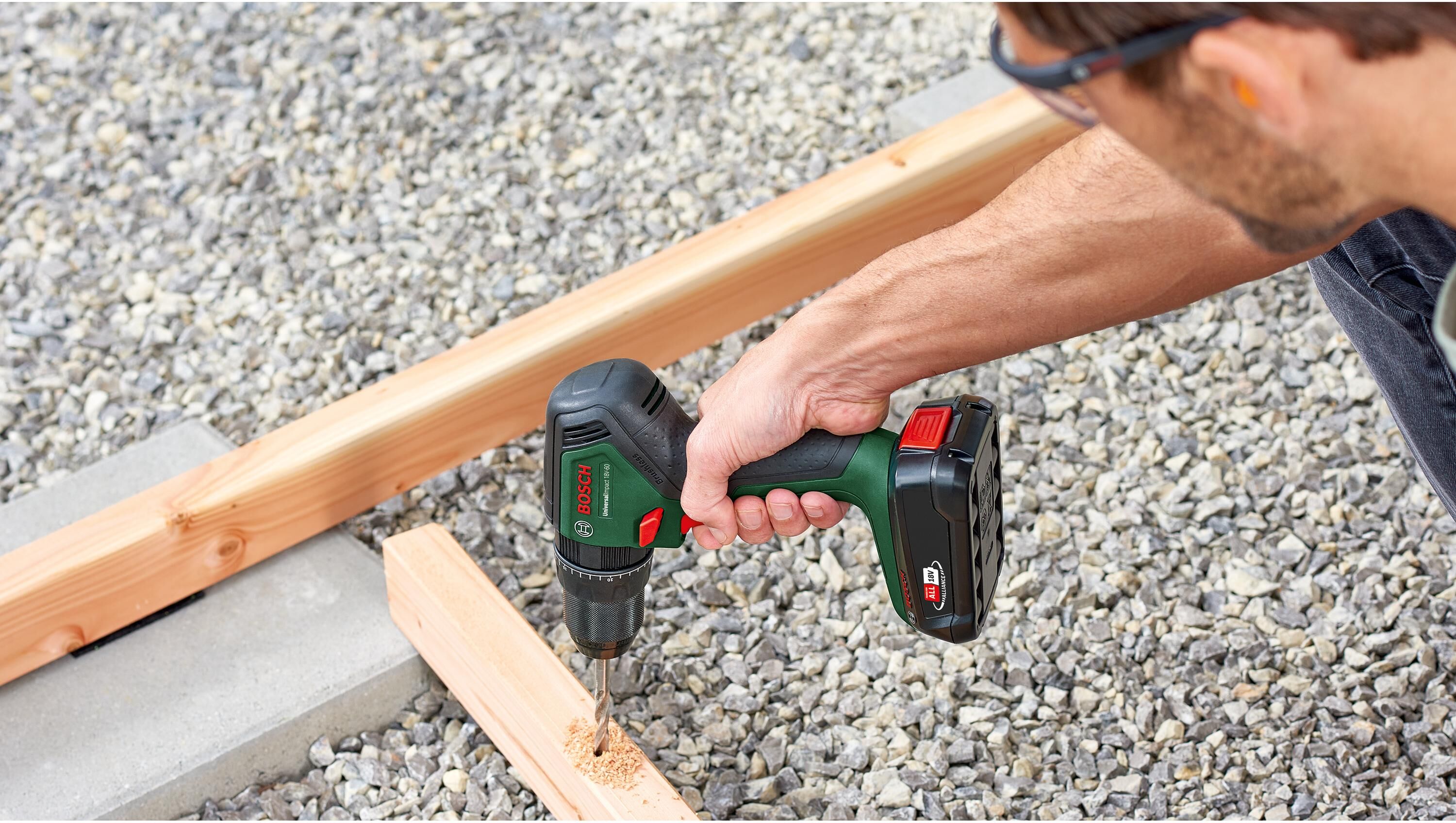 Akku-Schlagbohrmaschine BOSCH "UniversalImpact 18 V-60 2 x Akku", grün (bunt), B:158mm H:301mm L:391mm, Bohrmaschinen, Akku-Schlagbohrmaschine bunt Einheitsgröße