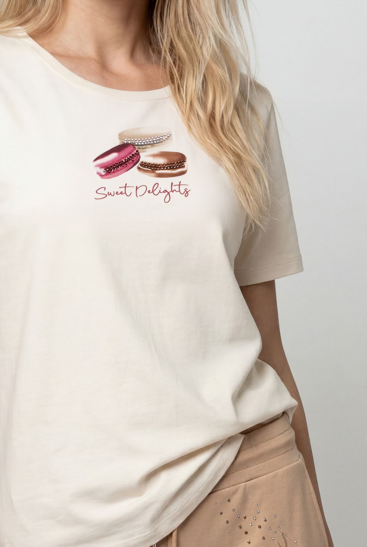 T-Shirt MONARI "Shirt Macarons", Damen, Gr. 34, beige (weiß), Web, Obermaterial: 100% Baumwolle, unifarben, regular fit taillenbedeckt, Rundhals, eingesetzt abgesteppte Kante, Shirts T-Shirt, Regular fit mit Rundhalsausschnitt weiß 34