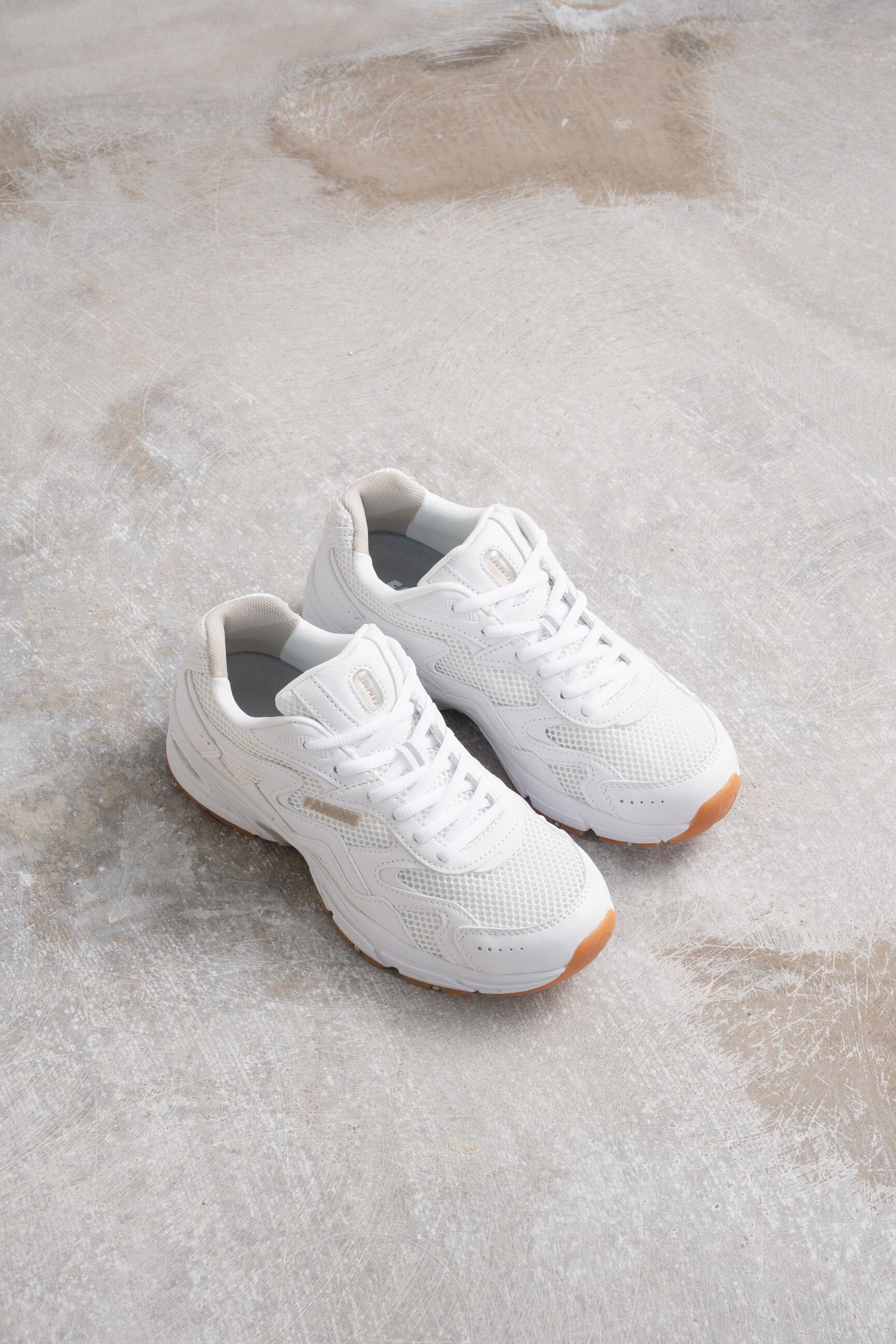 FAMME - 90S Trainers - White / 37