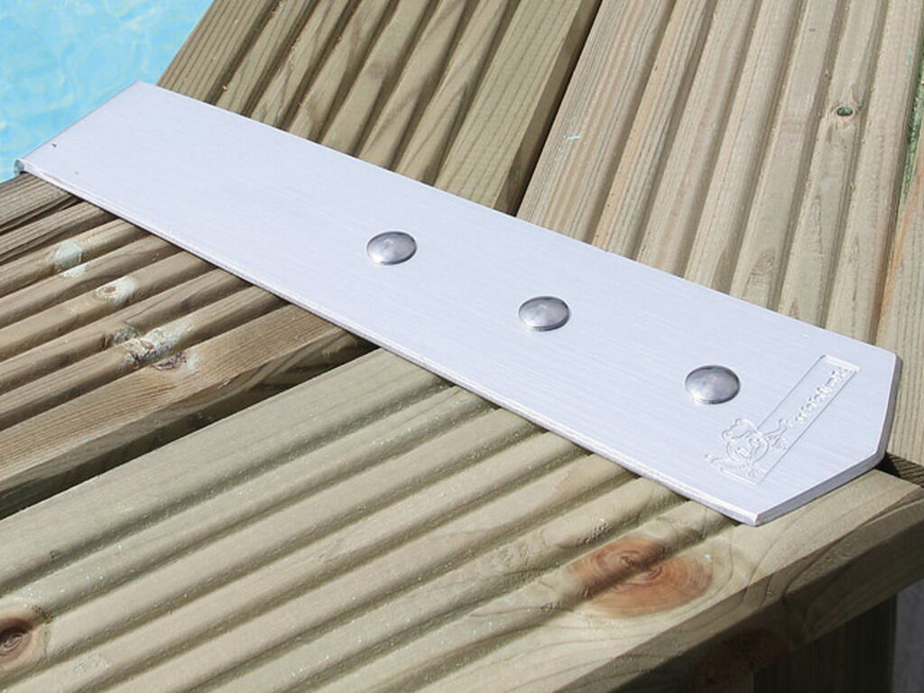Kit de 8 enjoliveurs de margelles Ubbink ALU135D pour piscine hors-sol bois octogonale